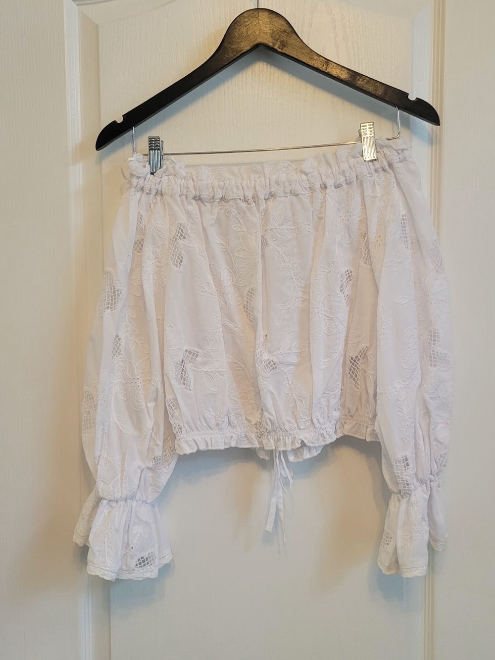 Women’s White Off-Shoulder Eyelet Cropped Tie Front Blousson Blouse